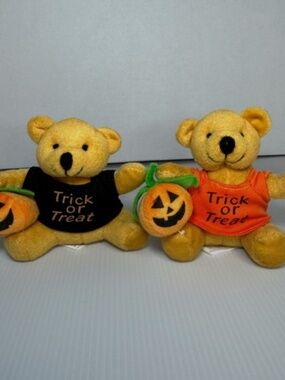 (2) Oriental Trading Plush Bears Stuffed Animals Halloween Trick Or Treat Mini